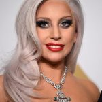 Lady Gaga: Dari Panggung ke Olimpiade, Menyanyikan Lagu Cinta dan Keberanian dalam Bahasa Prancis