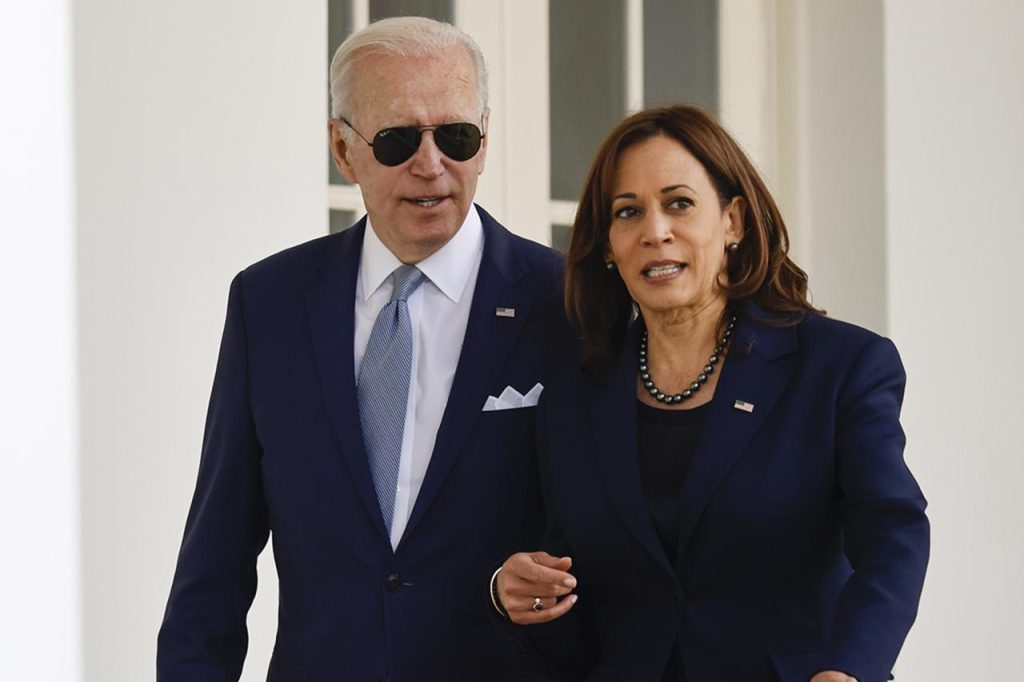 Berita Utama: Biden Mendukung Kamala Harris Setelah Mengundurkan Diri dari Pemilihan Presiden