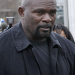 Legenda NFL Lawrence Taylor Ditangkap dan Dituduh Gagal Melakukan Registrasi sebagai Pelaku Kriminal Seksual