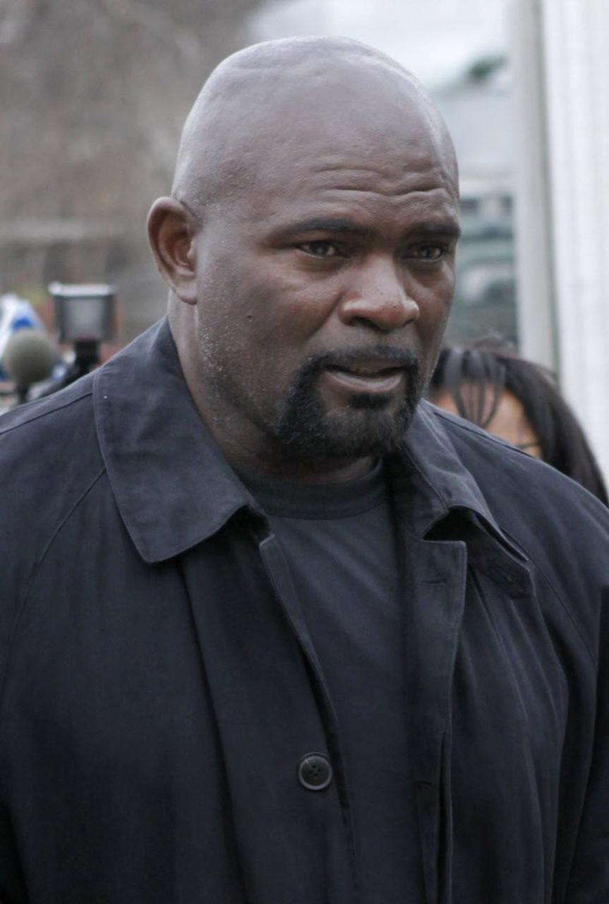 Legenda NFL Lawrence Taylor Ditangkap dan Dituduh Gagal Melakukan Registrasi sebagai Pelaku Kriminal Seksual