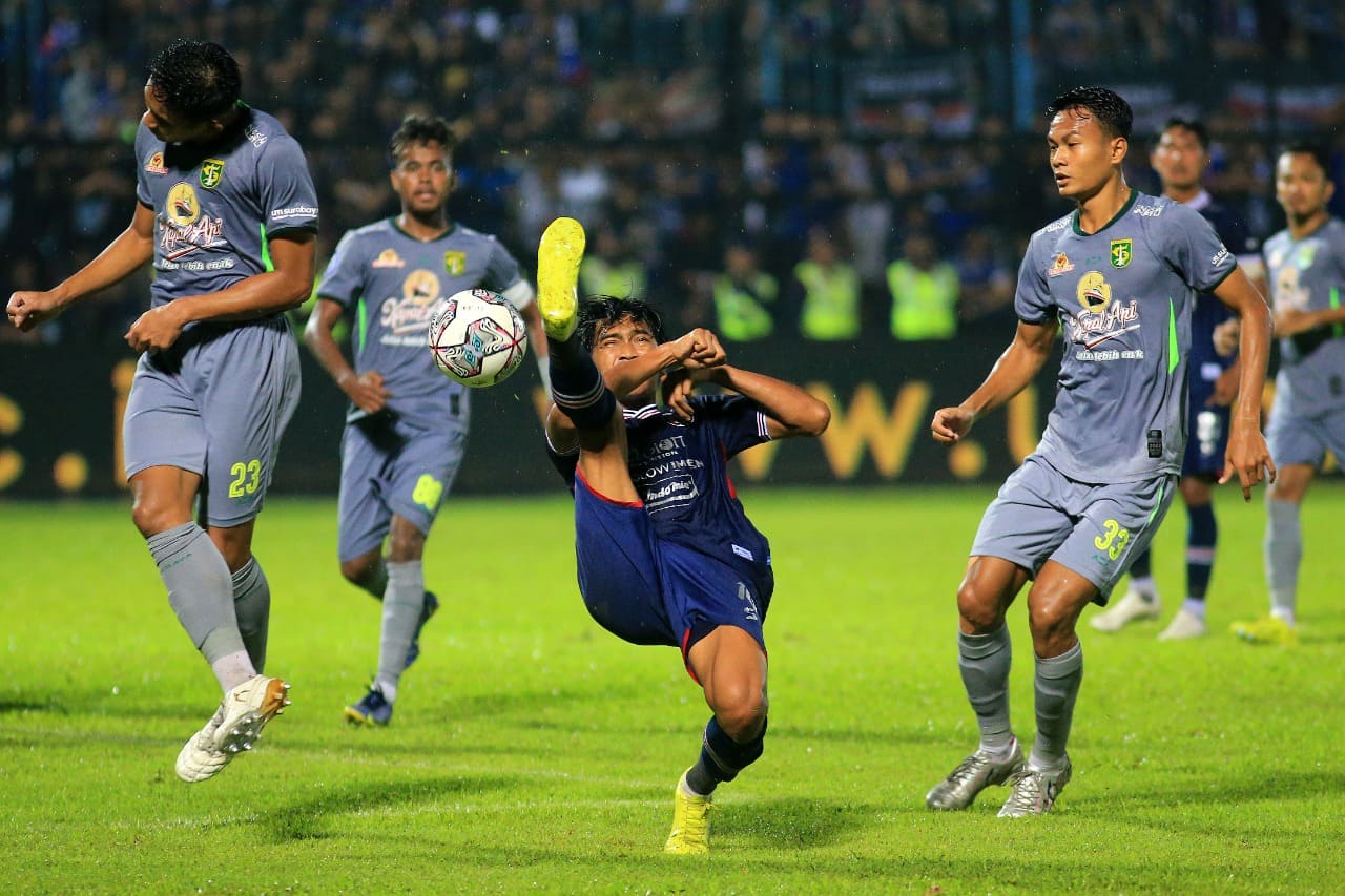 Arema FC di Posisi 14 Tim Fair Play Liga 1: Kartu Kuning di Laga Kontra Persib Jadi Biang Kerok