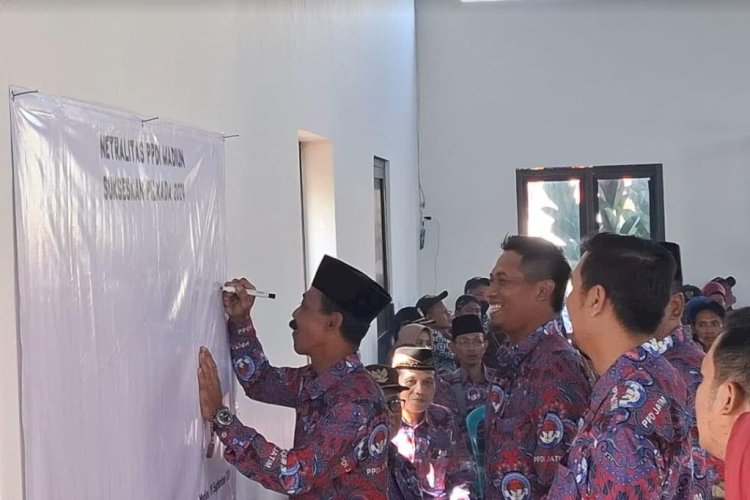 Netralitas di Ujung Tombak Demokrasi: Ribuan Perangkat Desa di Kabupaten Madiun Deklarasikan Sikap Tak Berpihak