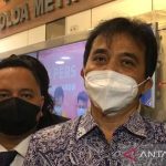 Menelisik "Penyakit" di Balik Kata-Kata Kasar: Roy Suryo Usul CT Scan Otak Pemilik Akun Fufufafa